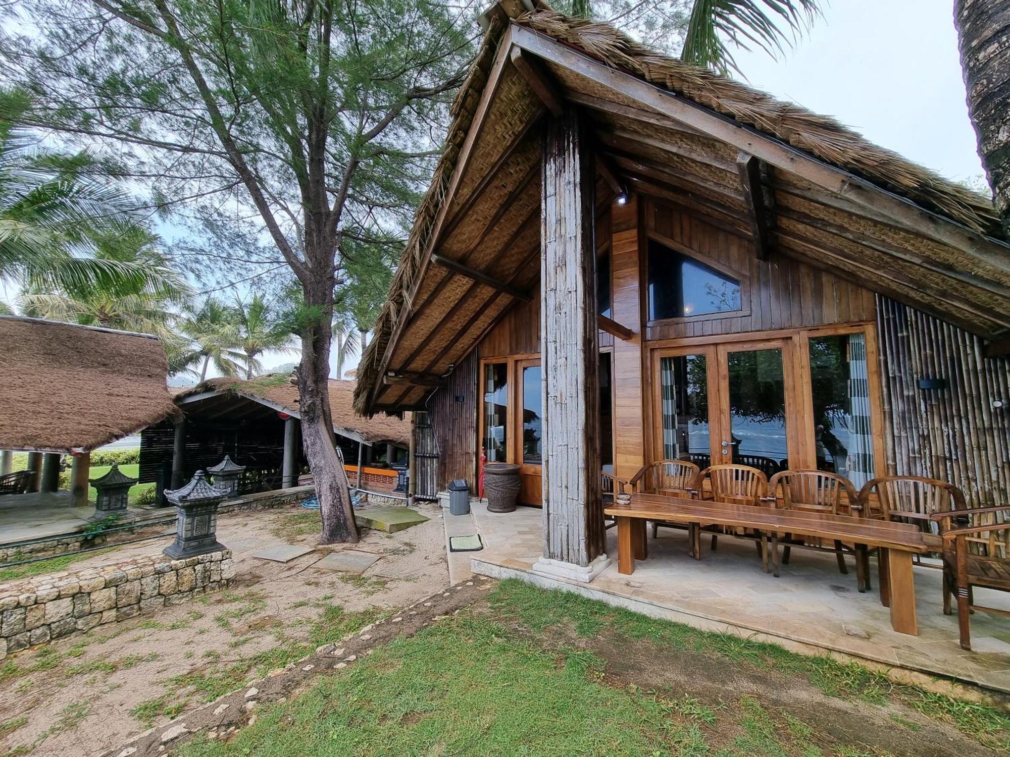 פאצ'יטאן Istana Ombak Eco Resort מראה חיצוני תמונה